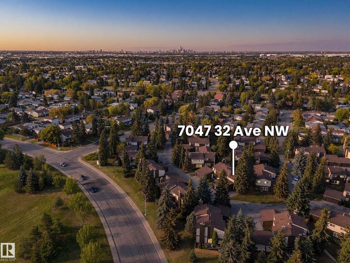 Property Photo:  7047 32 Av NW  AB T6K 2K9 