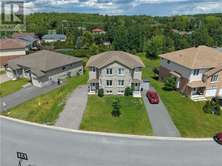 Property Photo:  86 Rinkside Court  ON P3E 0E3 