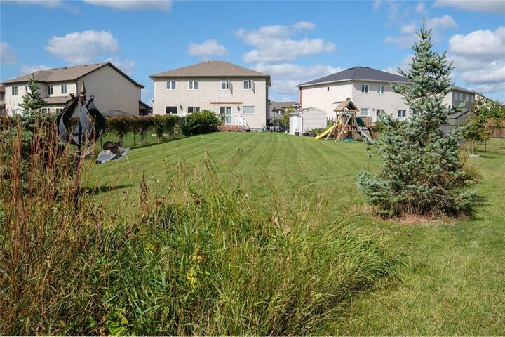 Property Photo:  166 Donna Wyatt Way  MB R3W 0H6 