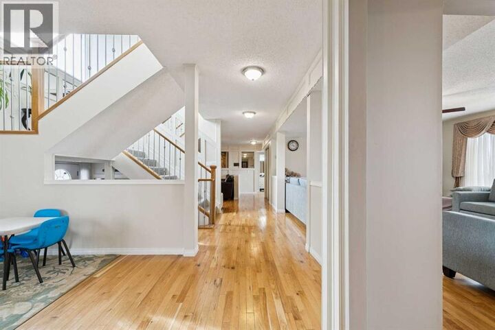 Property Photo:  7 Willow Vale  AB T2P 3G7 