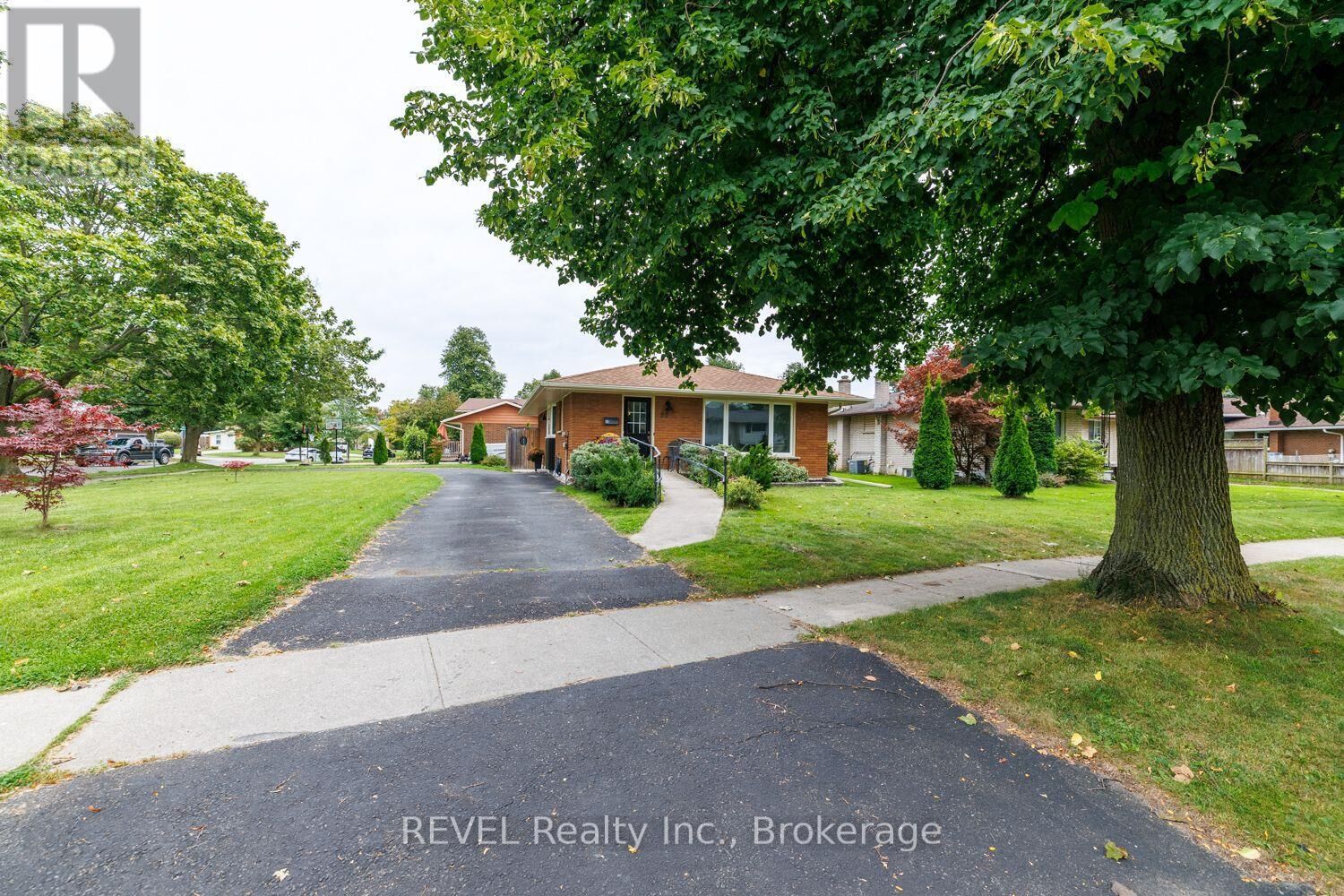 Property Photo: 70 Champlain Avenue ON L3C 2L7