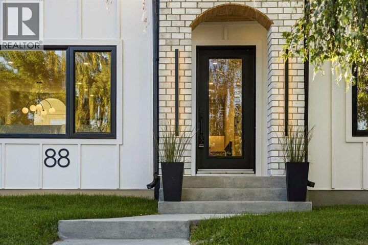 Property Photo:  88 Cheyenne Crescent Northwest  AB T2L 0Z2 