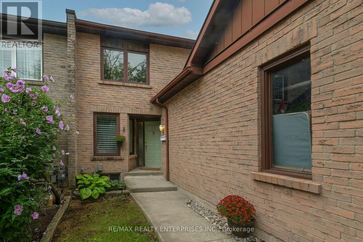 Property Photo:  1066 Runnymead Crescent  ON L6M 1C4 