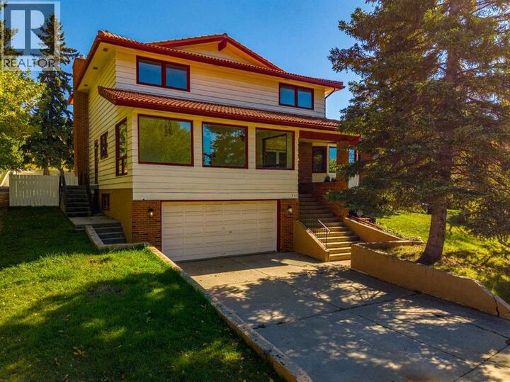 Property Photo:  940 Edgemont Road Northwest  AB T3A 2J3 