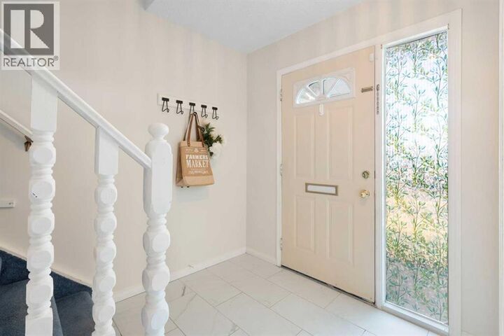Property Photo:  44 Beddington Crescent Northeast  AB T3K 1N5 