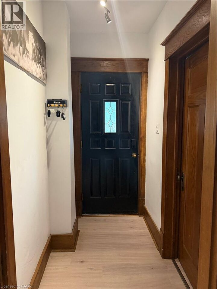 Property Photo:  202 Colborne Street West  ON N3T 1L7 