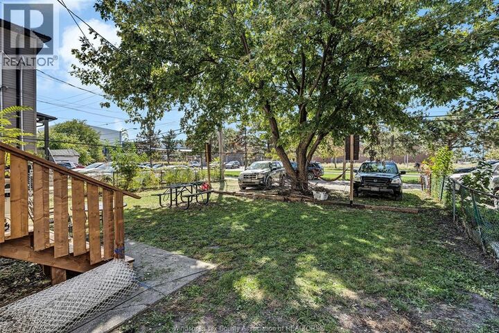 Property Photo: 923-925 California Avenue ON N9B 2Z5