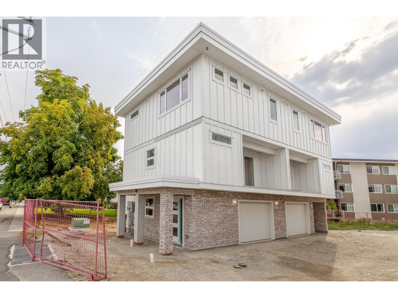 Property Photo:  783 Winnipeg Street 101  BC V2A 5N2 