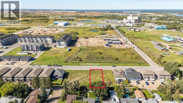 Property Photo:  2520 Woodbridge Drive  SK S6W 0A7 