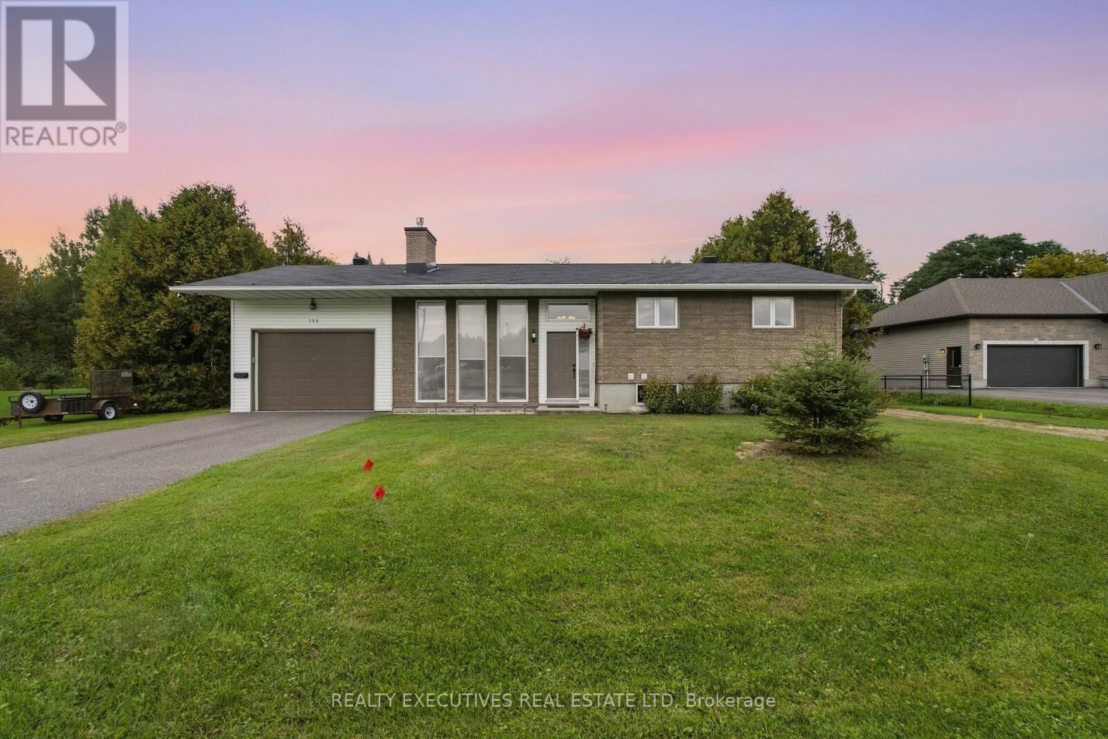 Property Photo:  175 Roxanne Street  ON K0A 1N0 