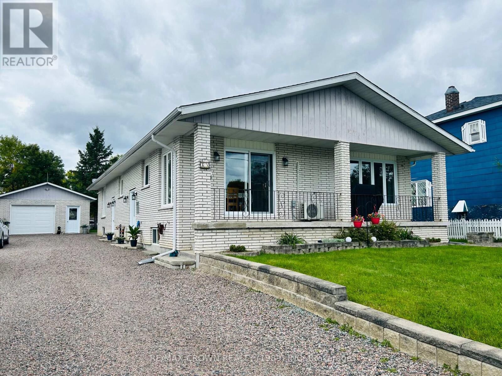 Property Photo:  85 Byng Avenue East  ON P5N 1W9 