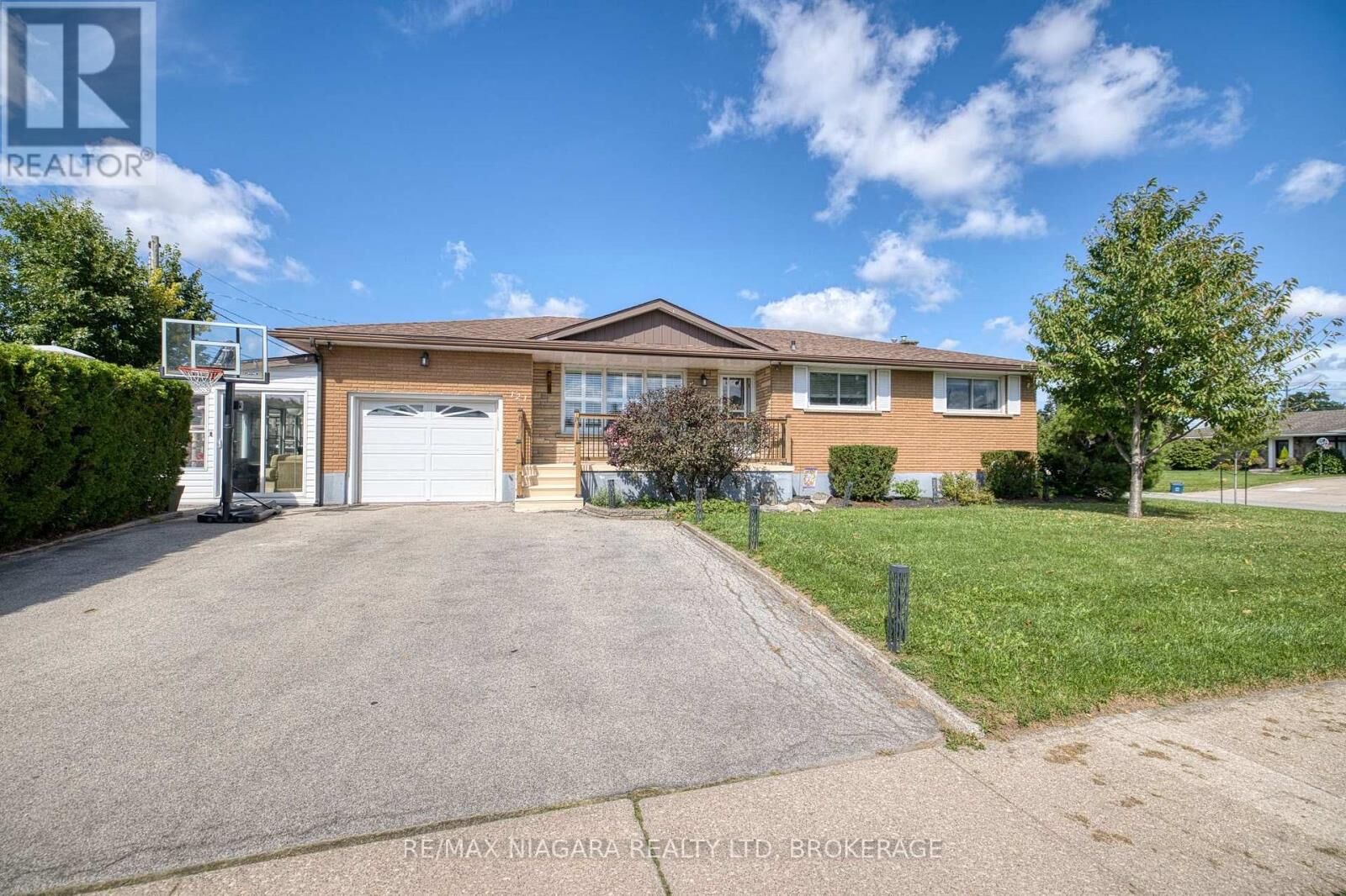 Property Photo: 121 Garon Avenue ON L3B 1B7