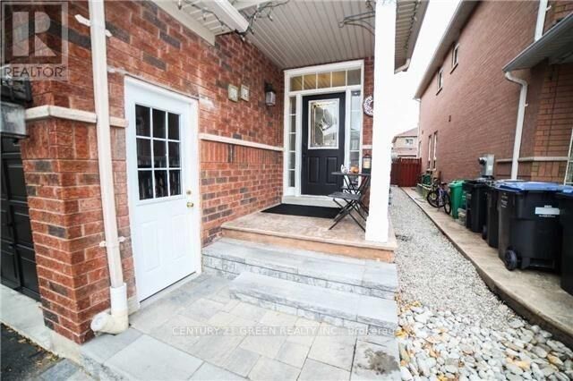 Property Photo: 3355 Fountain Park Avenue ON L5M 7E2