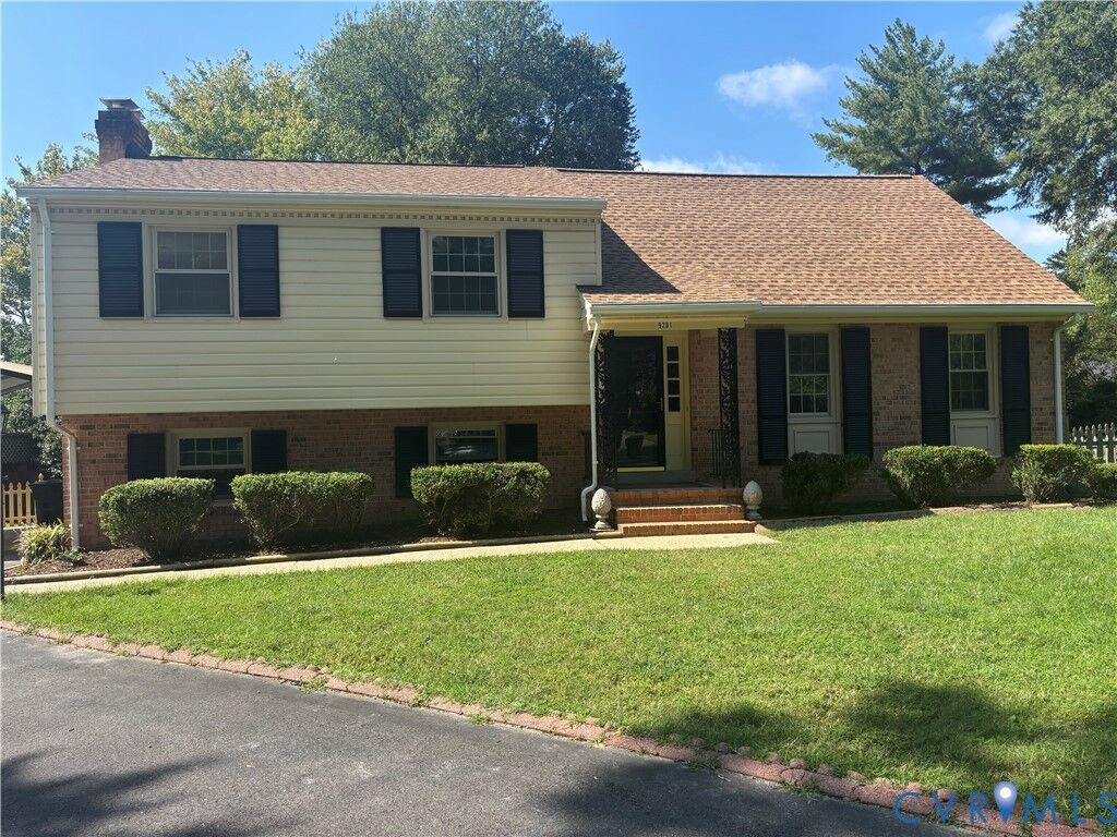 Property Photo: 9201 Claymont Drive VA 23229
