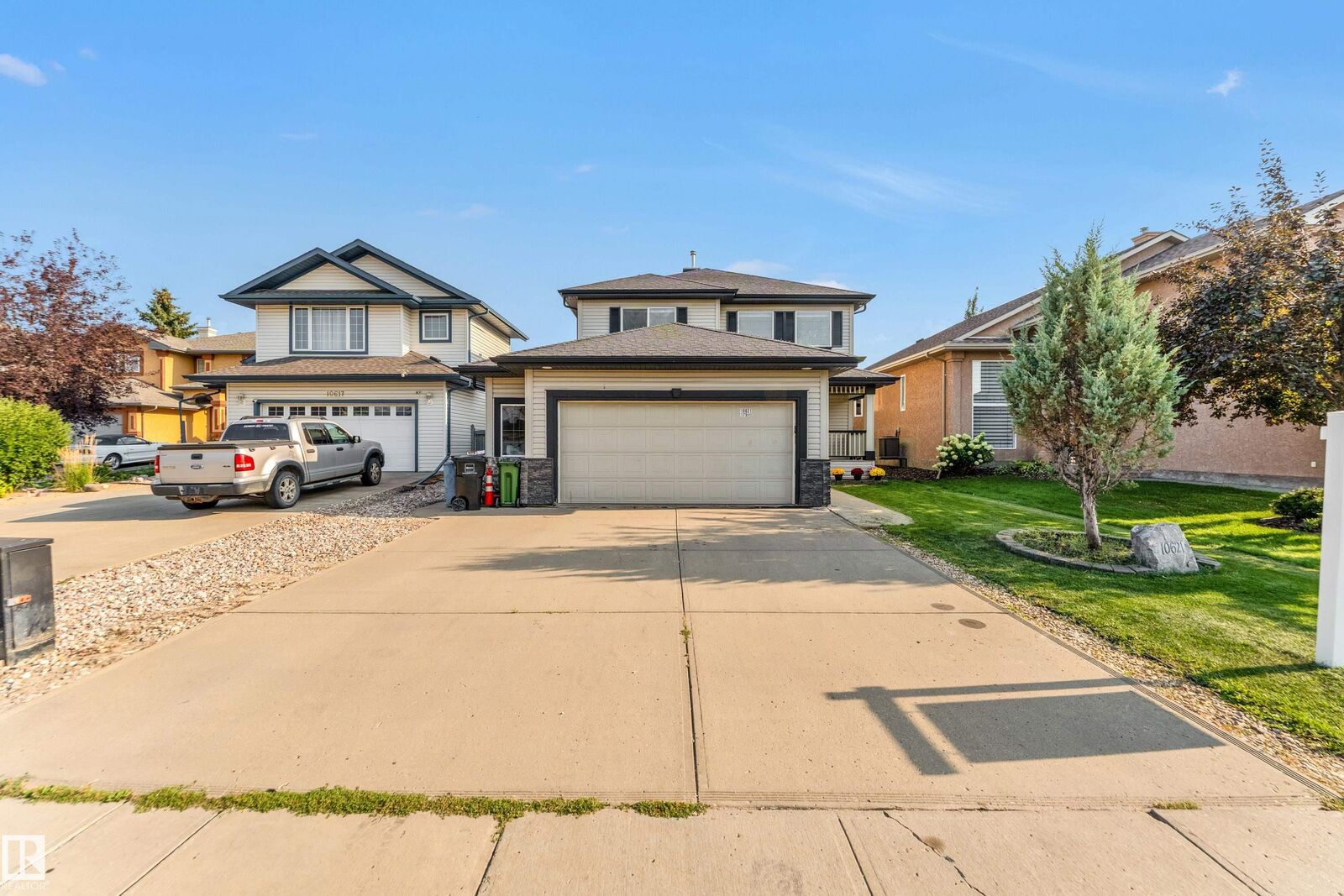 Property Photo: 10621 175A Avenue NW AB T5X 6C1