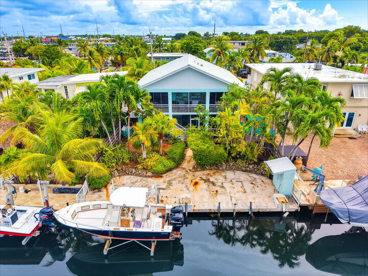 Property Photo: 147 Gardenia Street FL 33070