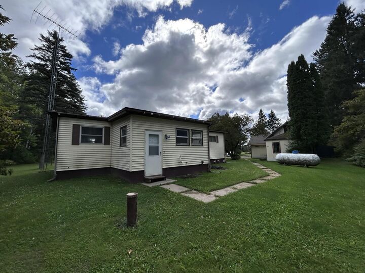 Property Photo: 9421 Iron Junction Rd MN 55751