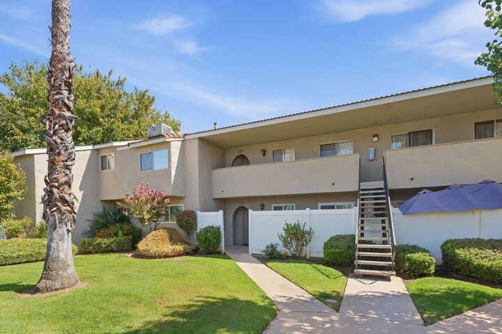 Property Photo: 1250 E Shaw Avenue 256 CA 93710