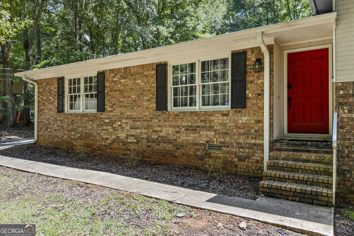 Property Photo:  527 University Circle  GA 30605 