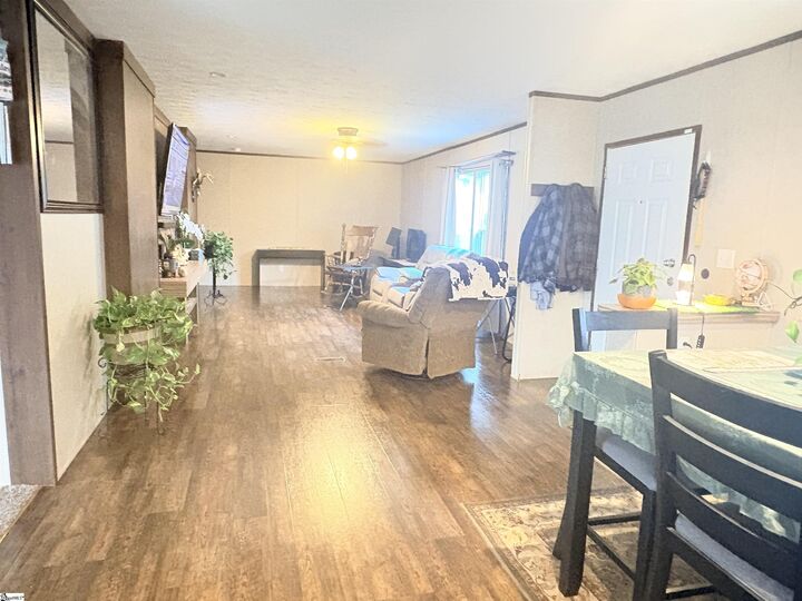 Property Photo:  801 Vern Cora Road  SC 29360 
