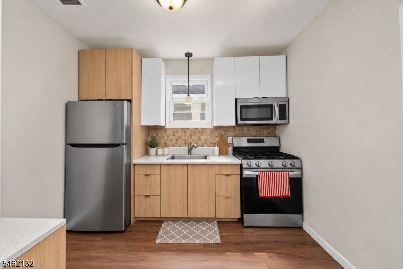 Property Photo:  223 Devon St 2  NJ 07032 