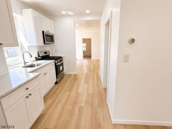 Property Photo:  85 Front St 1  NJ 07522 
