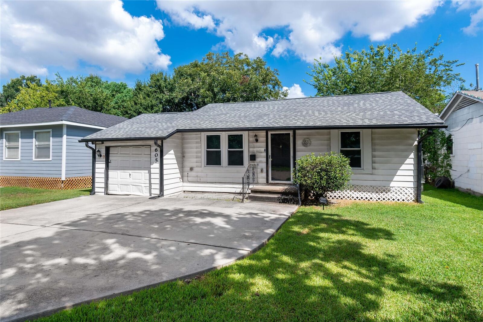Property Photo:  605 Maple Avenue  TX 77506 