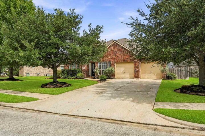 Property Photo:  9202 Fernwillow Drive  TX 77379 