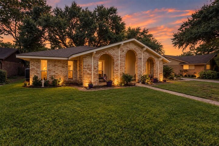 Property Photo: 1527 17th Avenue N TX 77590