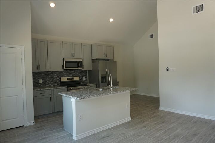 Property Photo: 9585 Darkwood TX 77318