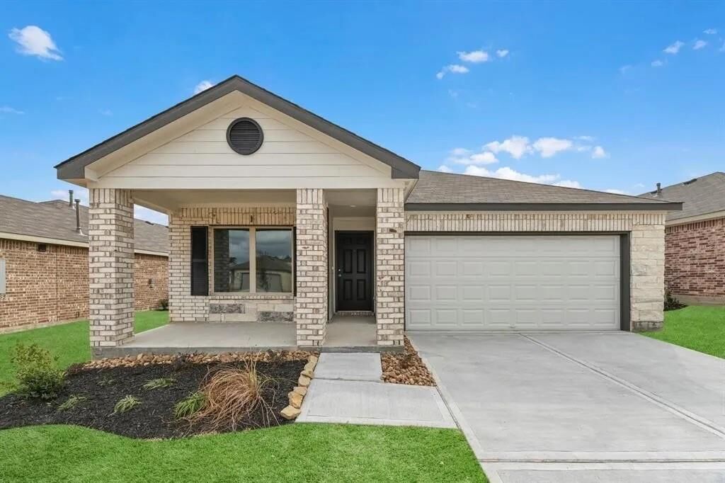 Property Photo:  8213 Red Spruce Street  TX 77354 