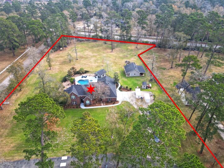 Property Photo: 15461 Bedford Lane TX 77384