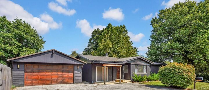 Property Photo: 4030 W Fleener Avenue IN 47403