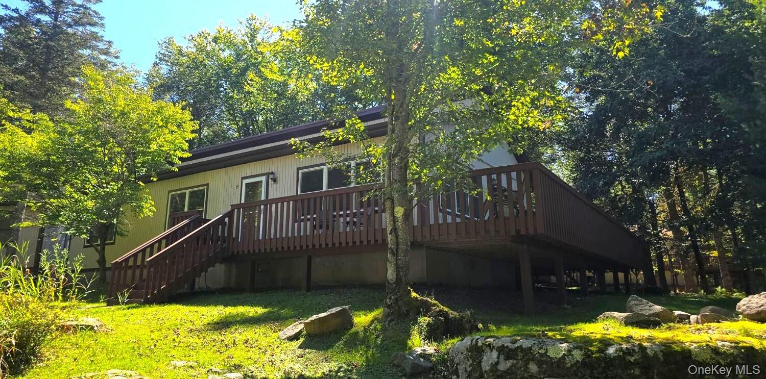 Property Photo:  6 Bristol Lane  NY 12701 