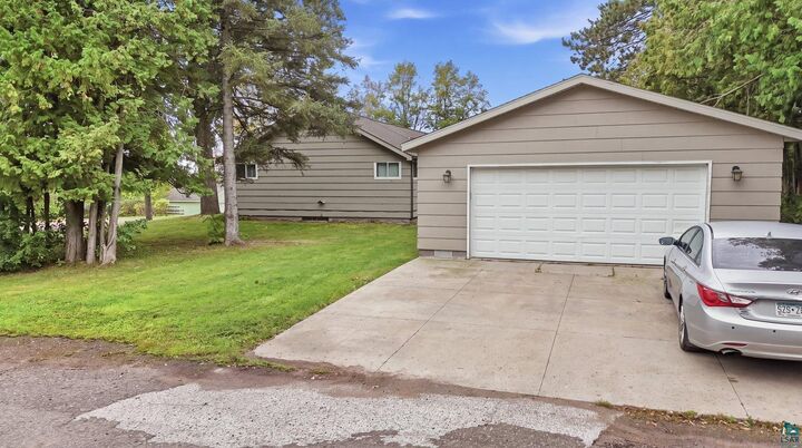Property Photo:  516 Grove Ave  MN 55767 