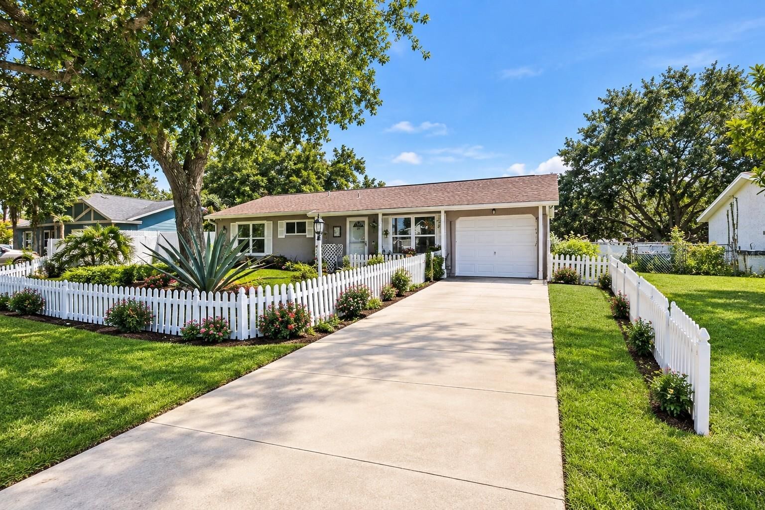 Property Photo: 35 Hickory Track Way FL 34472