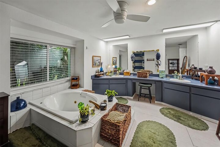 Property Photo: 921 College Hill Drive FL 33765