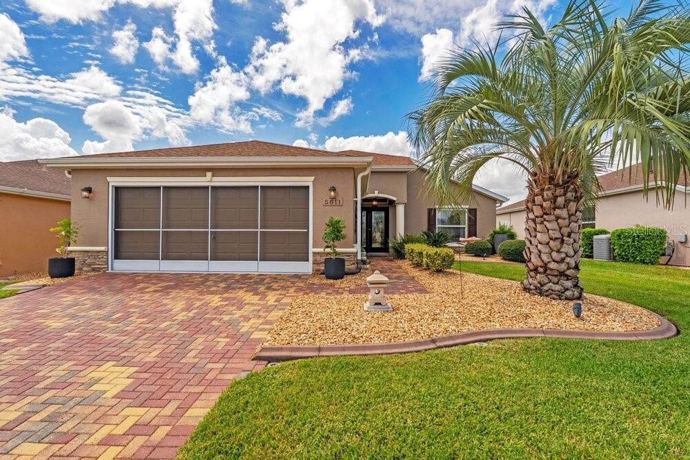 Property Photo:  5811 Greenbriar Loop  FL 34748 
