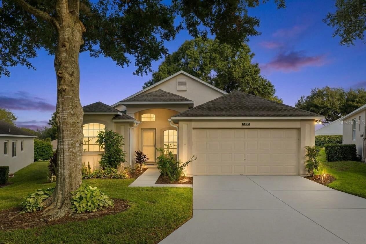 Property Photo: 3635 Kingswood Court FL 34711
