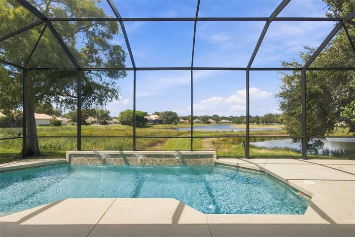 Property Photo: 130 Willow Bend Way FL 34229