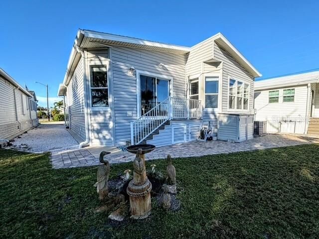 Property Photo: 822 S Waterway FL 34285