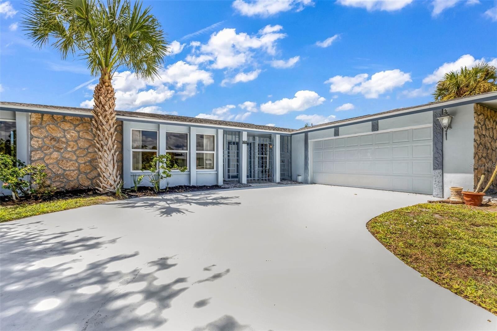 Property Photo:  160 Annapolis Lane  FL 33947 
