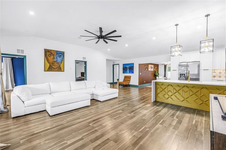 Property Photo: 2690 65th Avenue S FL 33712