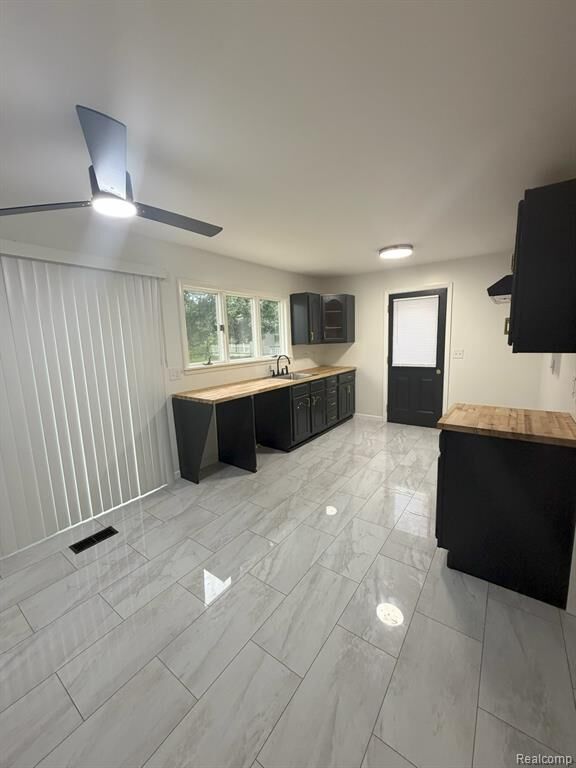 Property Photo:  5348 Winshall Drive  MI 48473 1108 