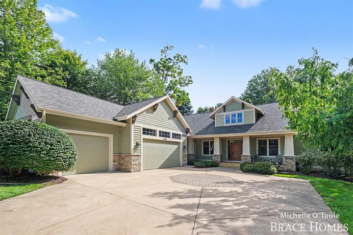 Property Photo: 4260 S Oak Pointe Court MI 49525-9418