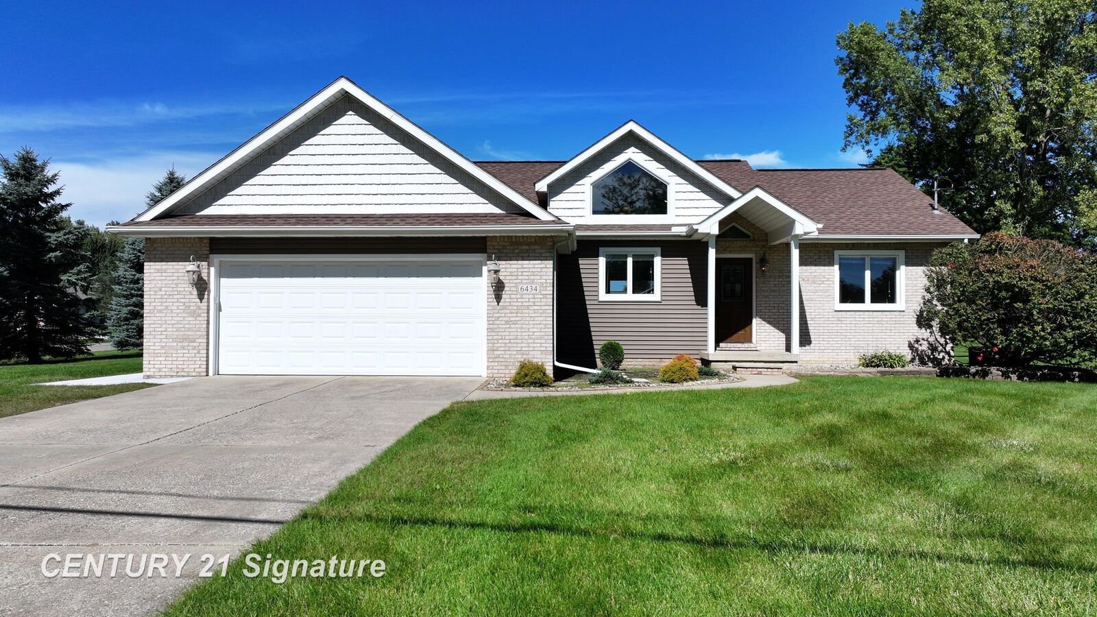 Property Photo: 6434 W Farrand Road MI 48420-8242