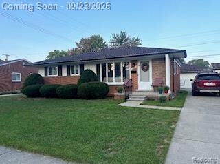 Property Photo:  32901 Grinsell Drive  MI 48092 3175 