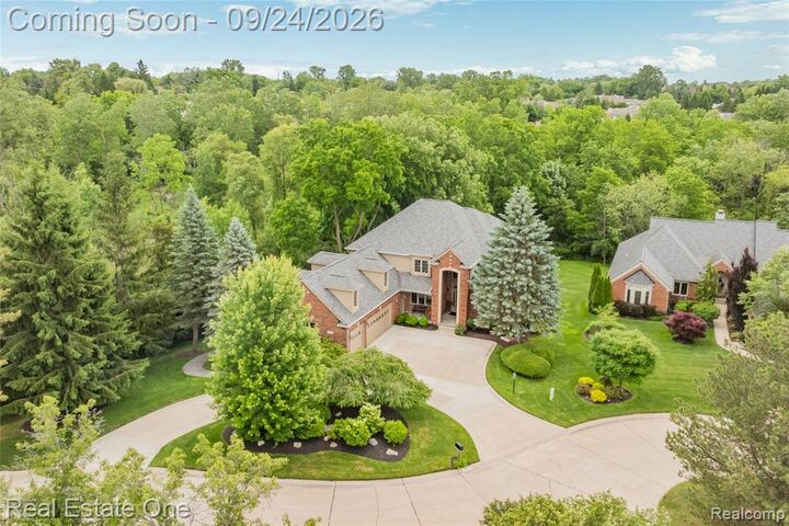 Property Photo: 29370 Kennedy Court MI 48331 2385