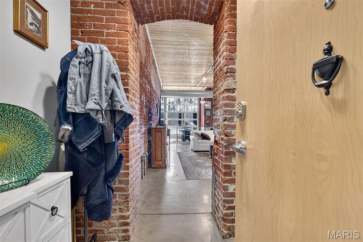 Property Photo: 721 N 17th Street 103 MO 63103
