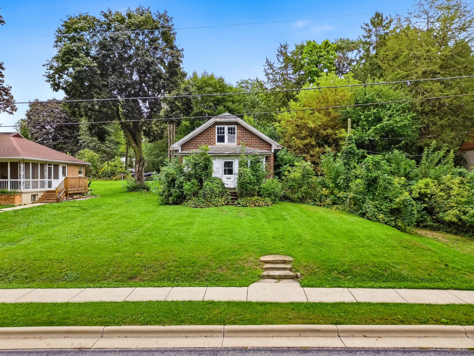 Property Photo:  524 Griffith St  WI 53551 